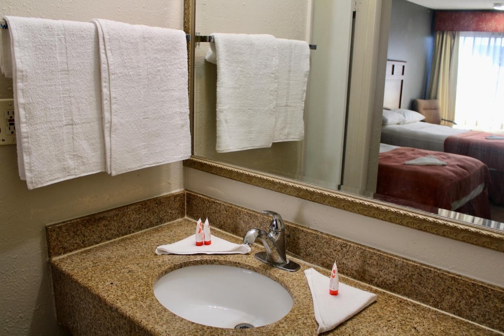 La Vista Inn 20/23
