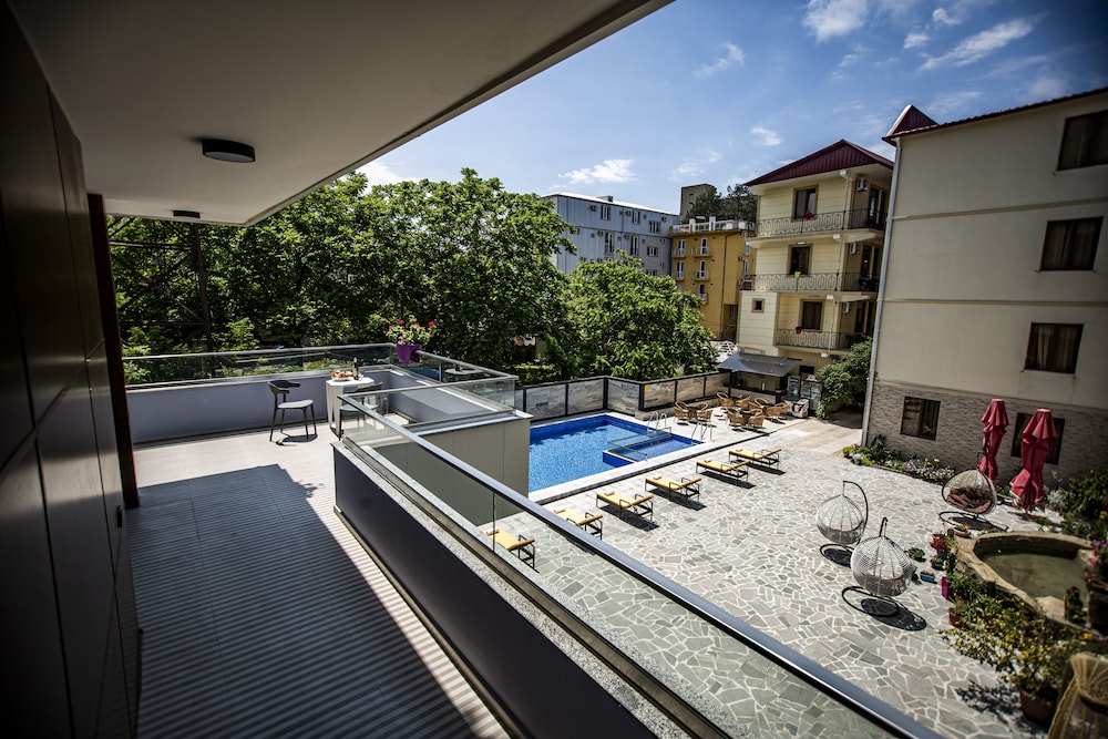Chveni Ezo Boutique Hotel 40/42