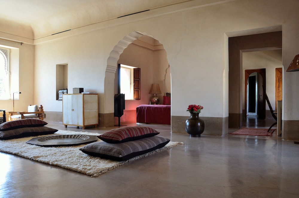Ksar Char Bagh 50/85