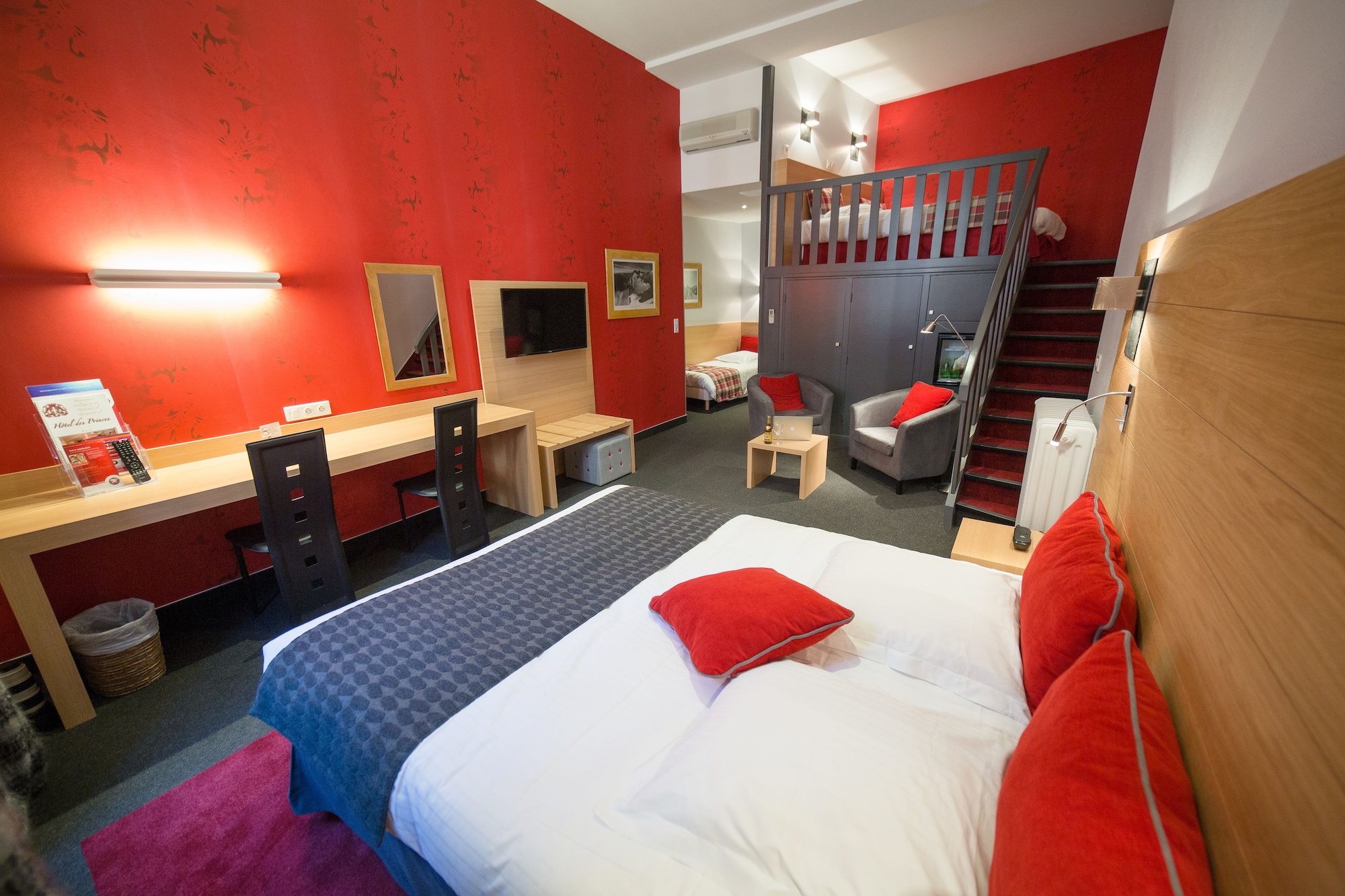 Family Suite, 1 Double and 3 Single Beds