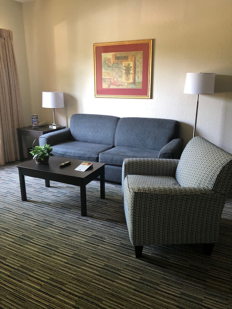All Seasons Suites 19/54