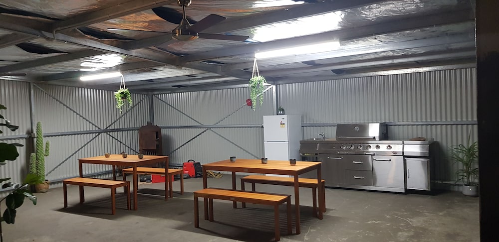 Bidgee Motor Inn 5/50