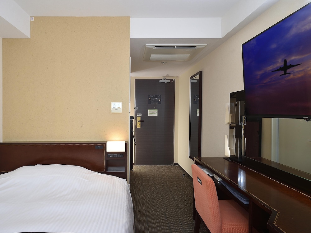 ROOM, SINGLE