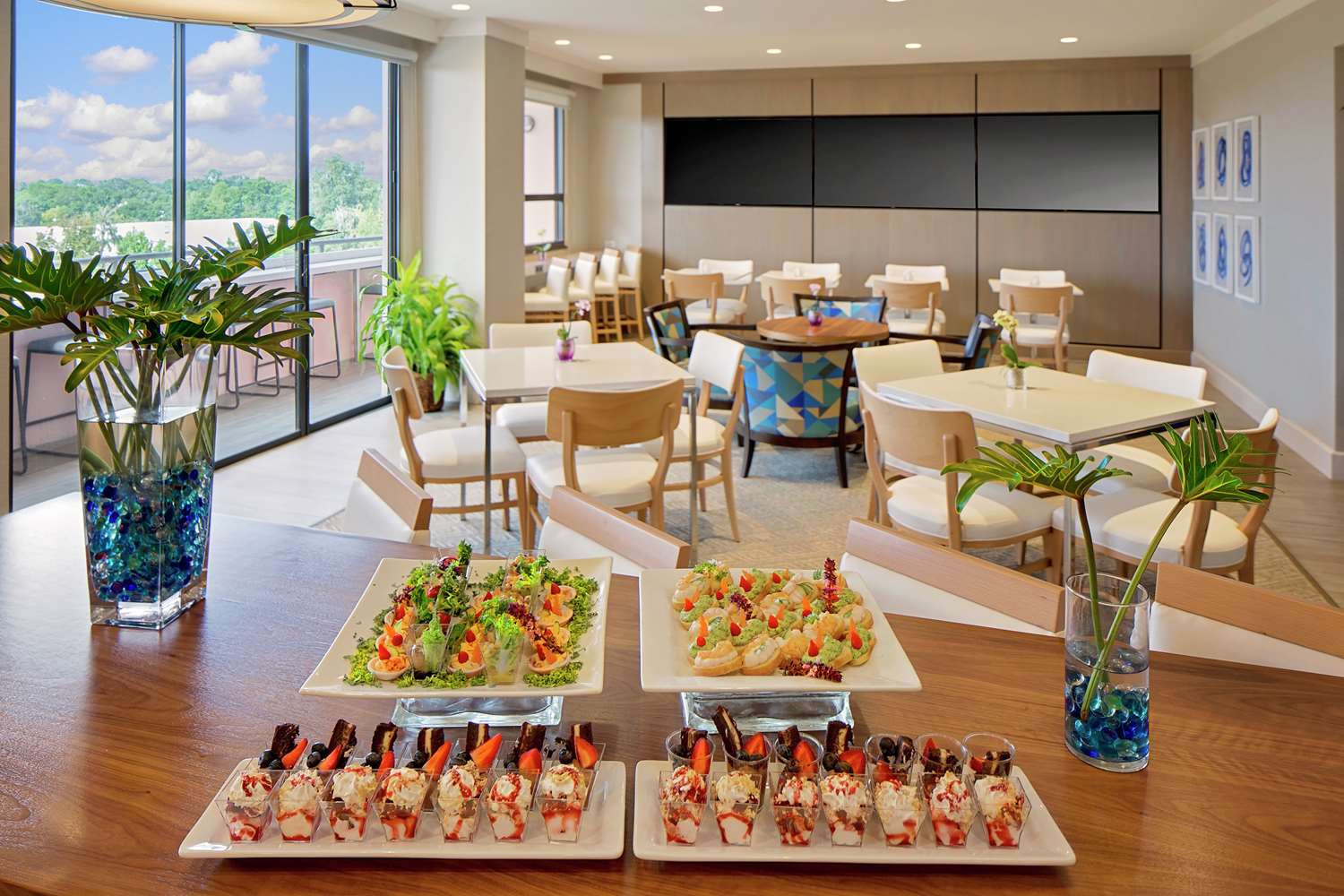 restaurant cafeteria