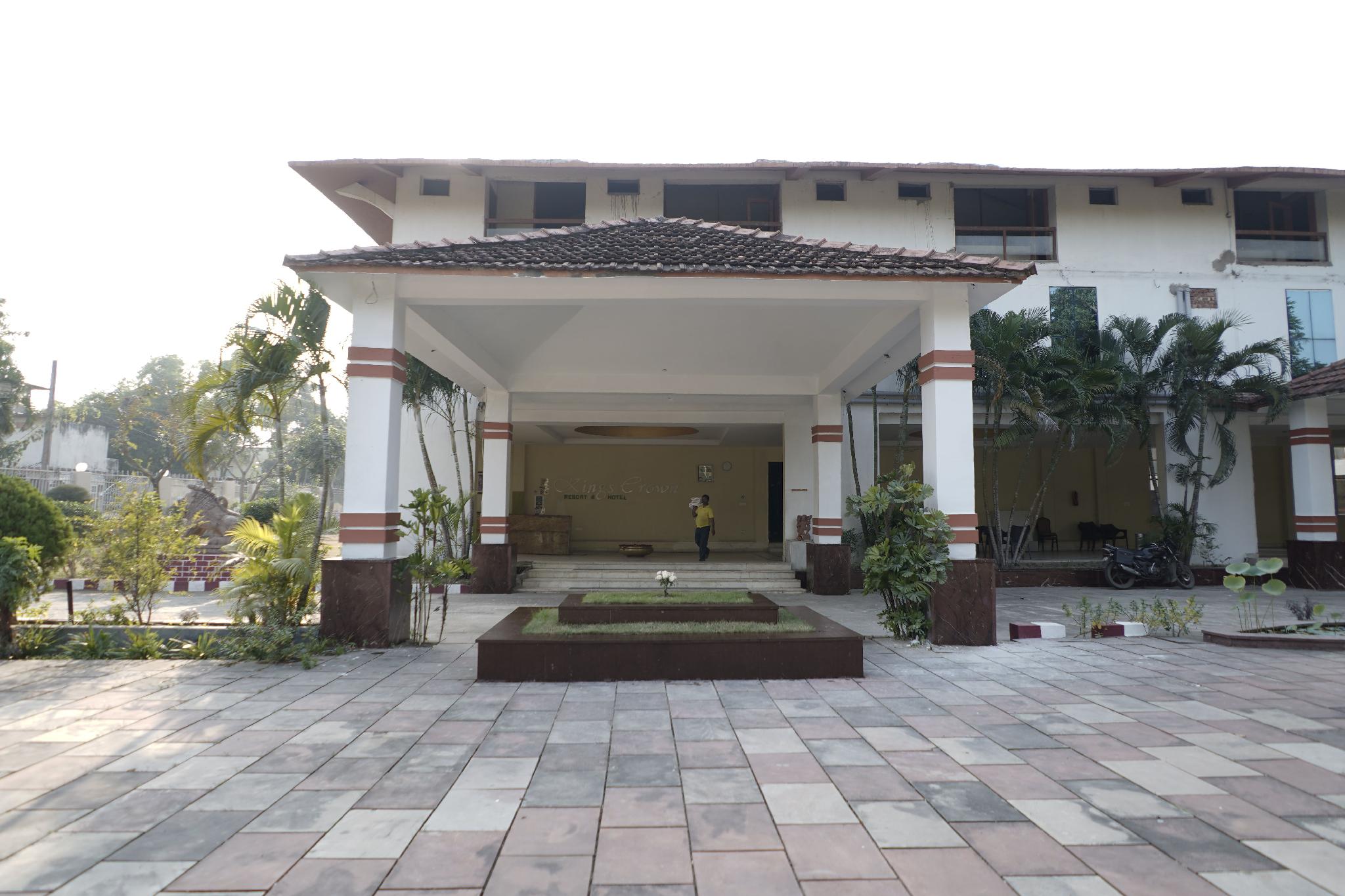 HOTEL KINGS CROWN MANDARMONI 8/37