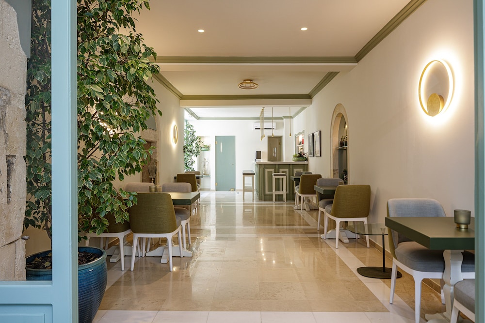 Mythos Suites Hotel 57/68