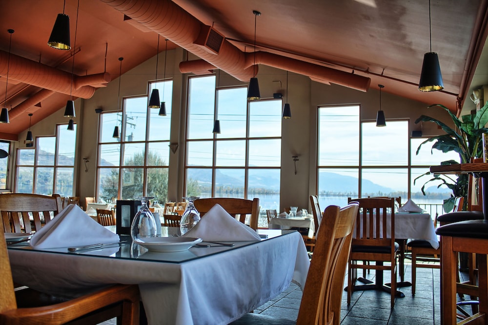 Holiday Inn Osoyoos 64/81