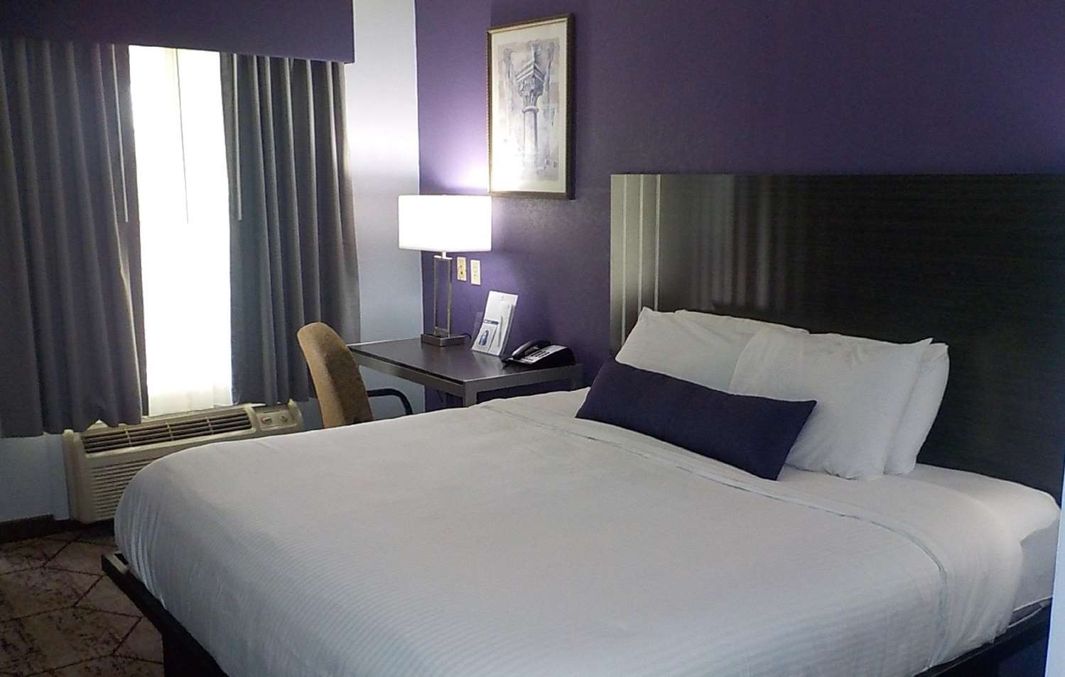 Room, King Bed, Exterior Entrance
