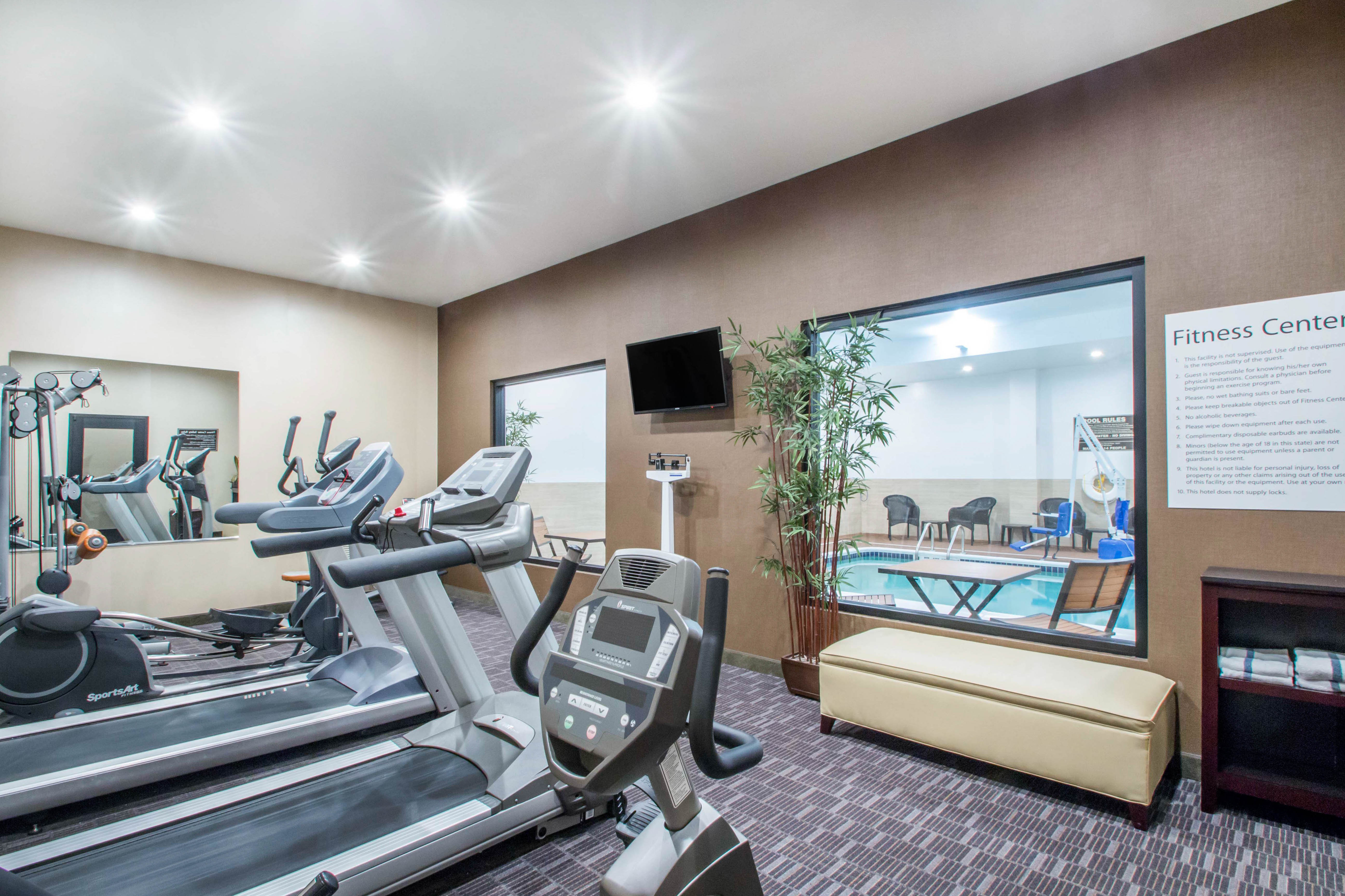 Holiday Inn Express And Suites Albany Airport Wolf Road 6/16