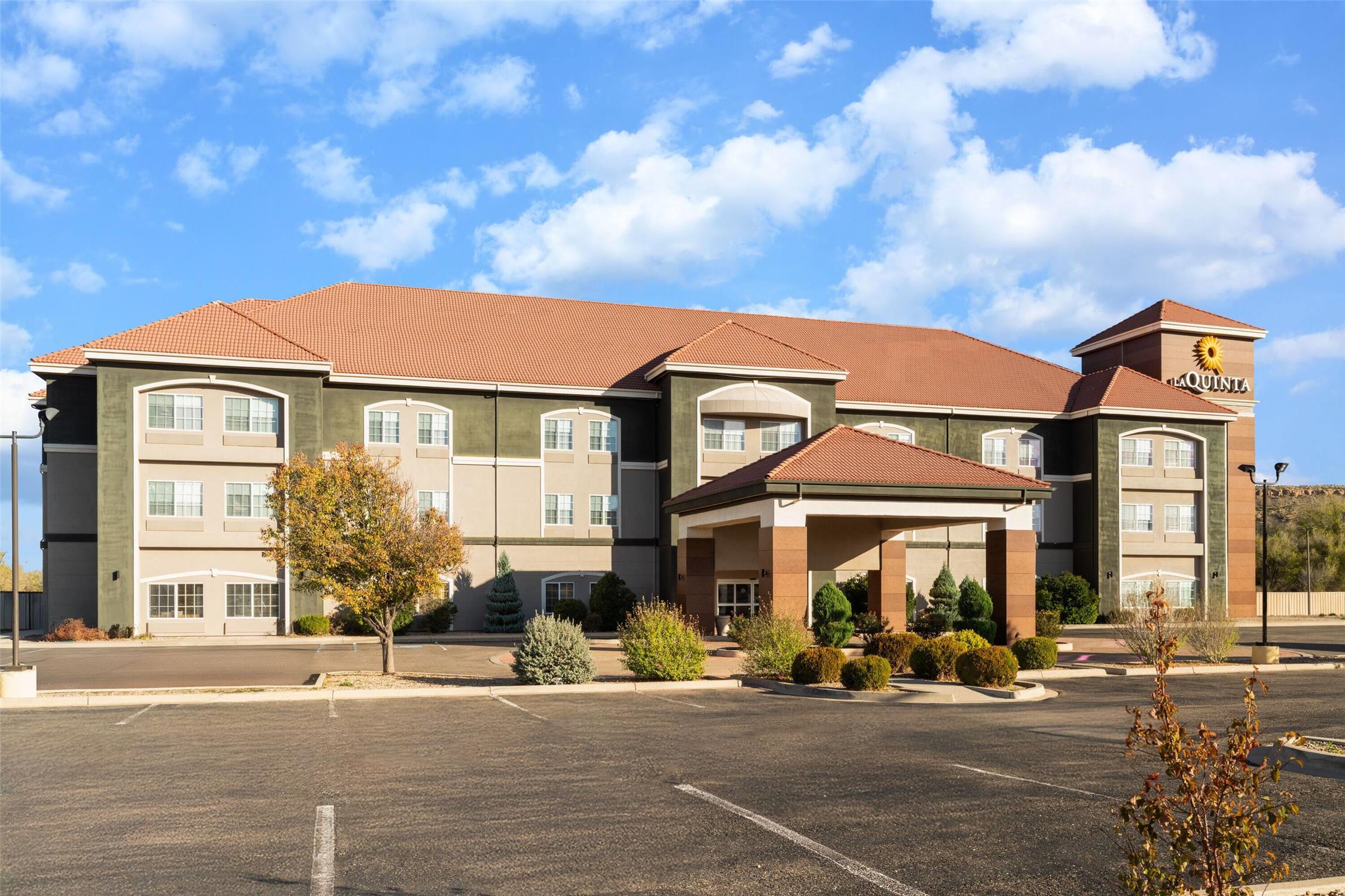 La Quinta Inn And Suites By Wyndham Tucumcari 65/68
