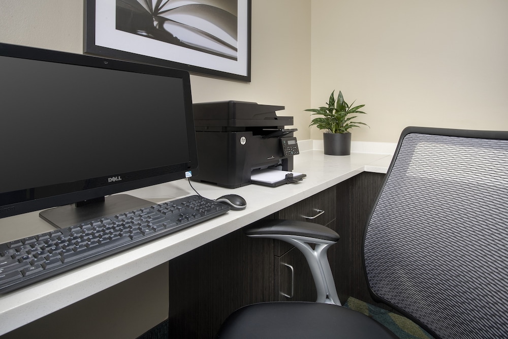 Candlewood Suites Charleston - Northwoods, an IHG Hotel 37/50