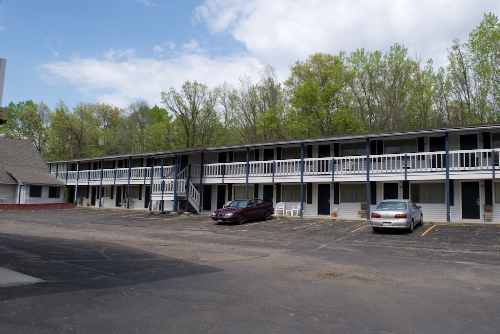 The Dalles House Motel 62/68