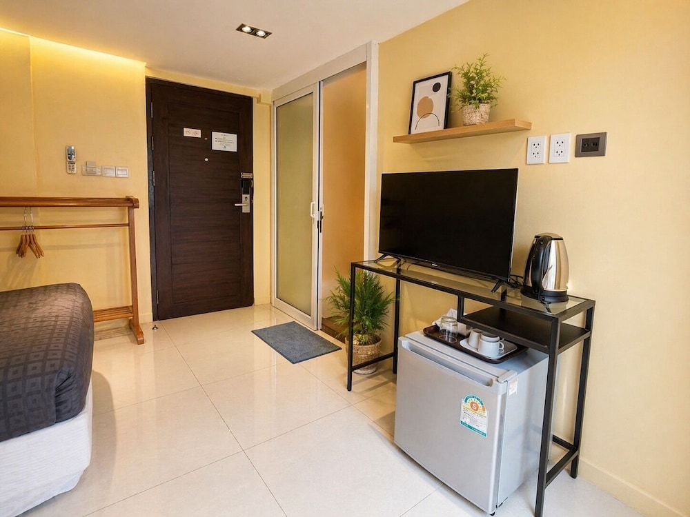 AU BON HOSTEL 12/58