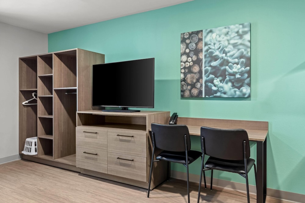 ECHO Suites Extended Stay by Wyndham Conyers 26/37