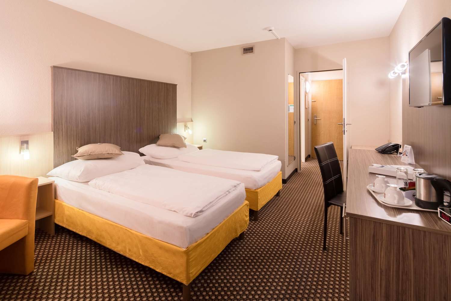 Smart Hotel Voesendorf 34/66