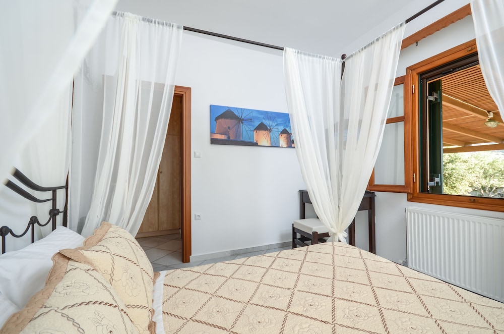 Naxos Cottage 10/50