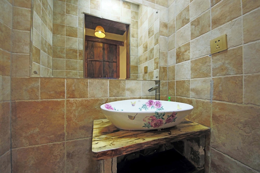 Xiangxi Dreamweaver Inn 50/50