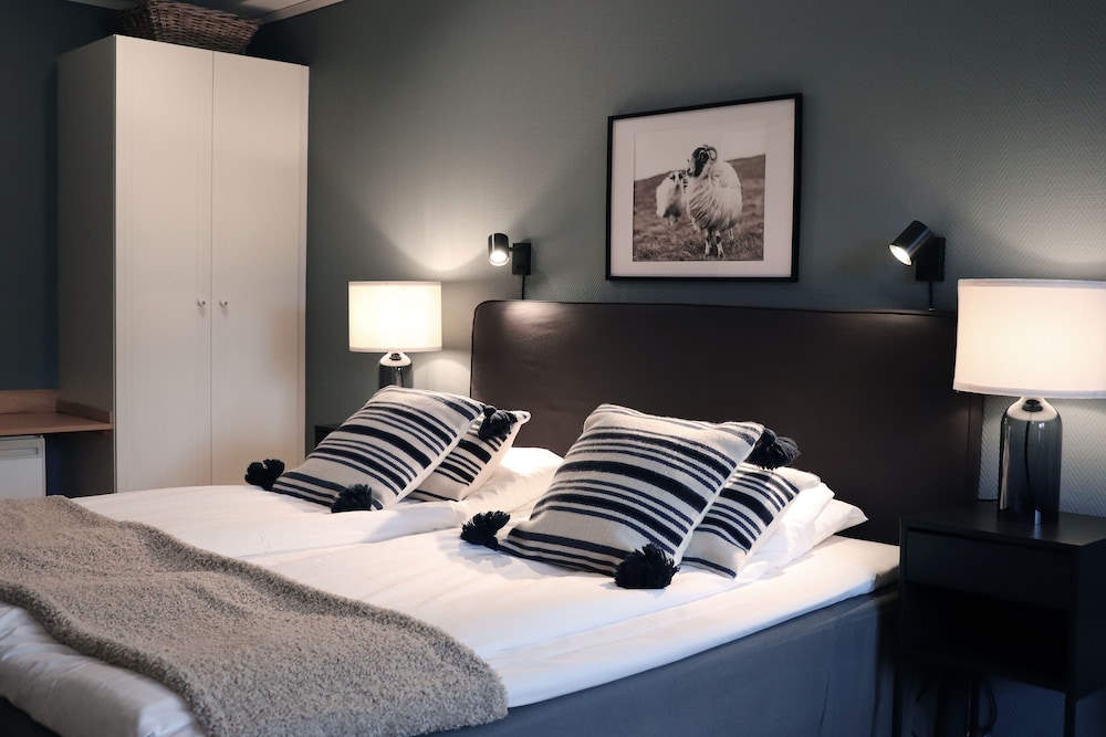 غرفة عائلية بسرير مزدوج مع أريكة، Hotell Miskarp 5/7
