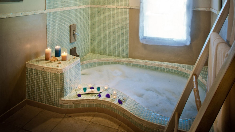 Cala Luna Boutique Hotel and Villas 45/86