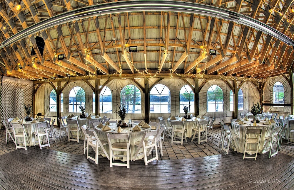 The Woods Inn 40/61