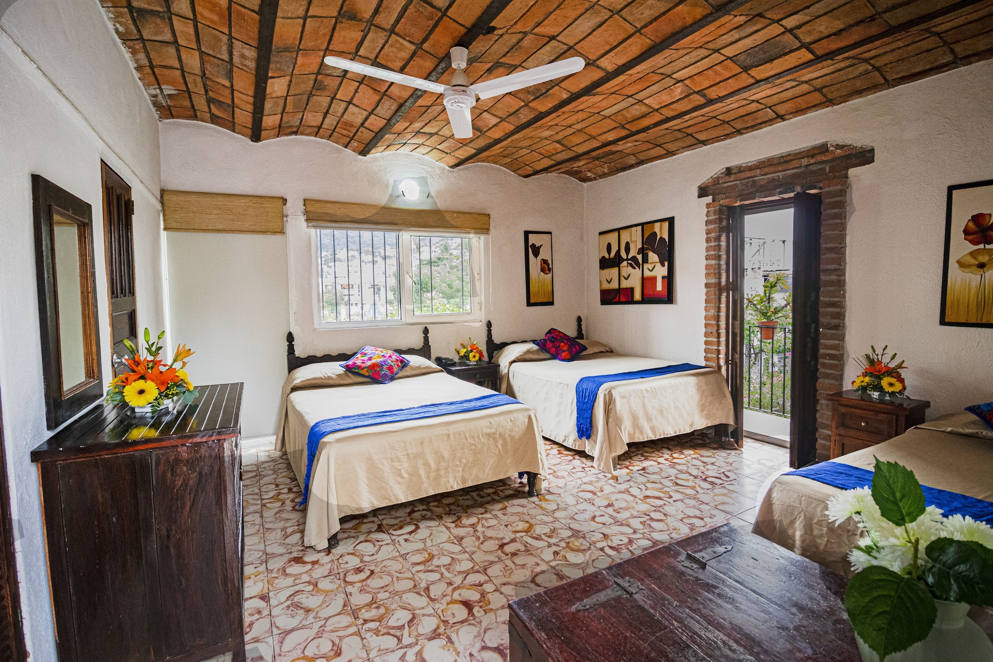 Family, 1 Single and 2 Double Beds