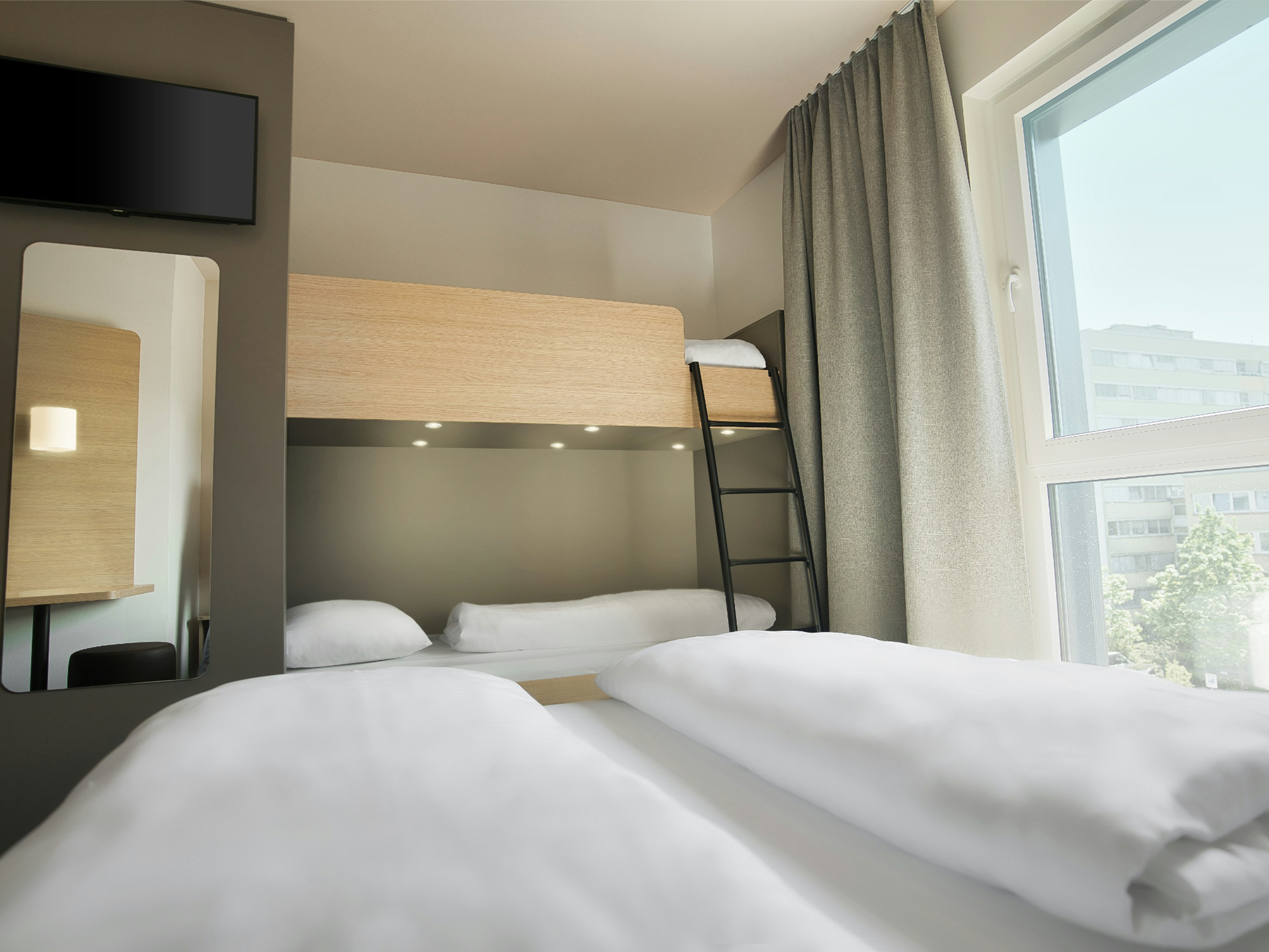 B&B Hotel Koln-City 3/25