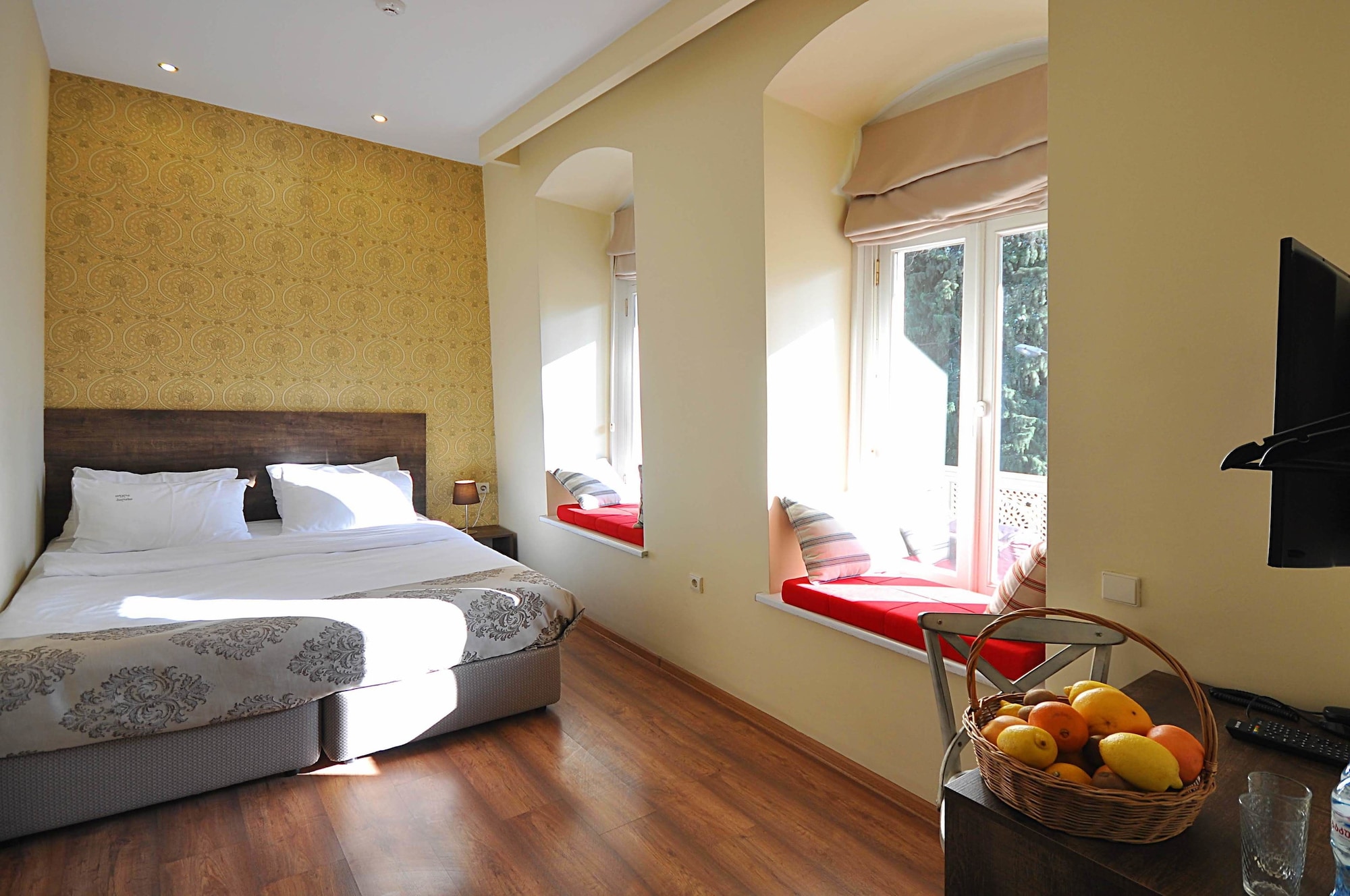 STANDARD, DOUBLE BED