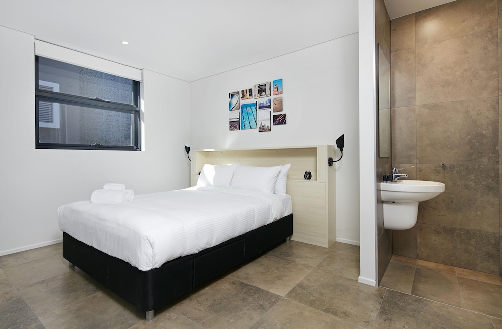 VERIU SUITES CAMPERDOWN 22/54