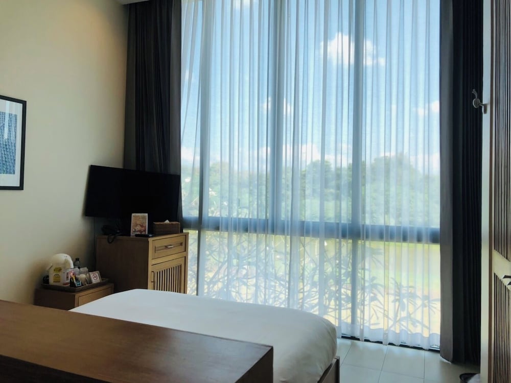 Zensala Riverpark Resort 68/78