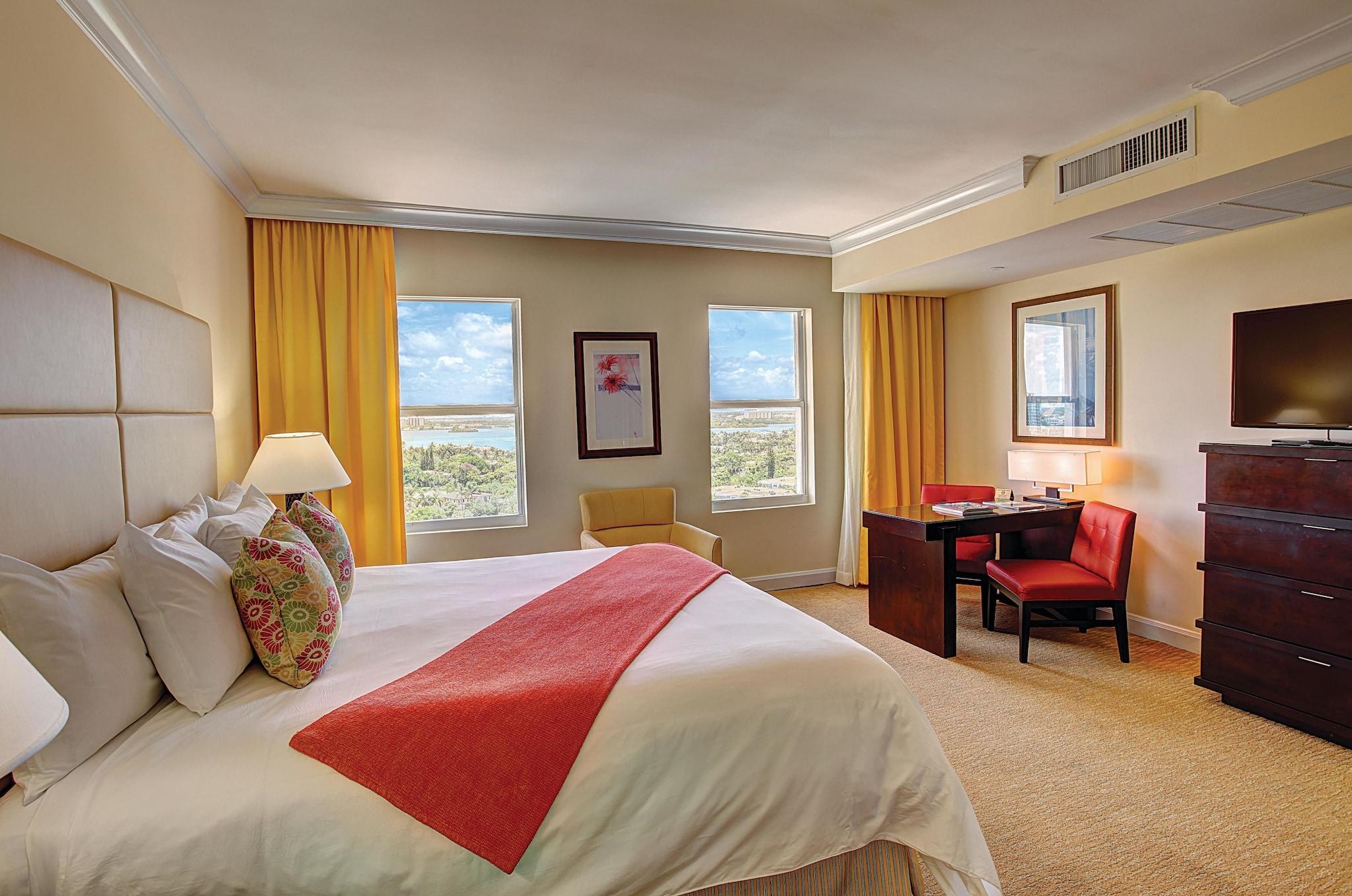Room, King Bed, Bay View