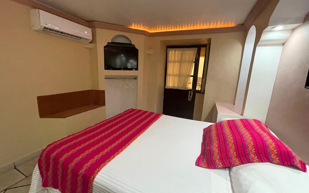 Petite, Double Bed