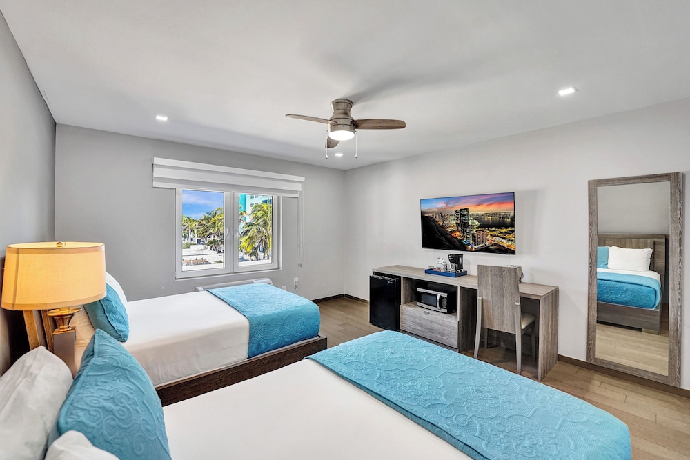 ROOM, 2 DOUBLE BEDS, OCEAN FRONT