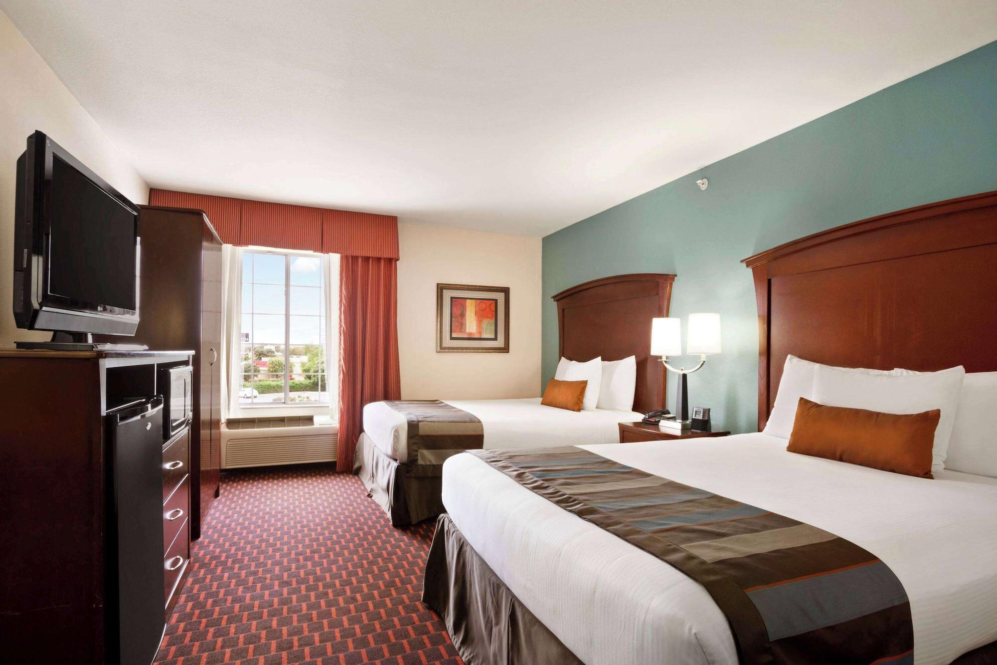Suite, Multiple Beds