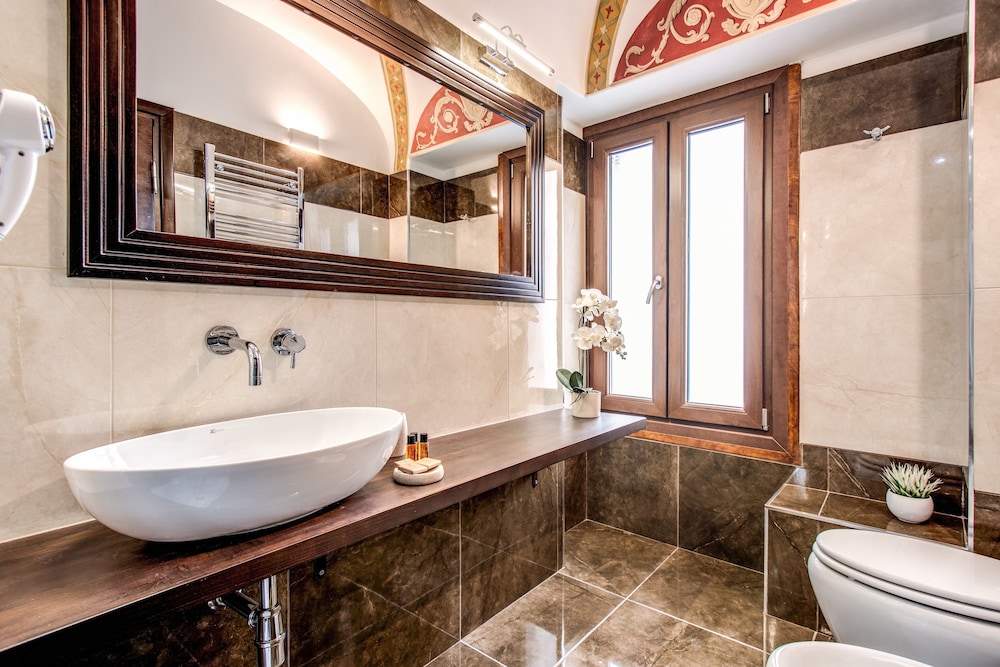 Boutique Relais Barozzi 34/68