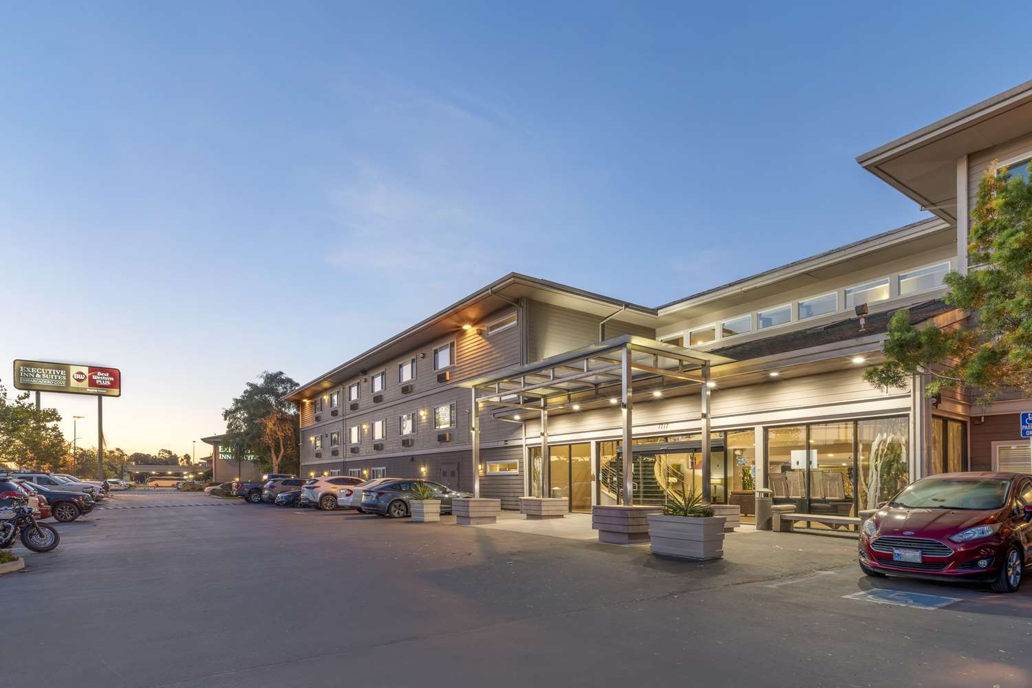 Best Western Plus Bayside Hotel 40/41