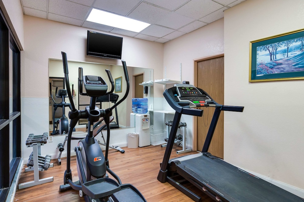 Quality Inn I-70 Near Kansas Speedway 34/45
