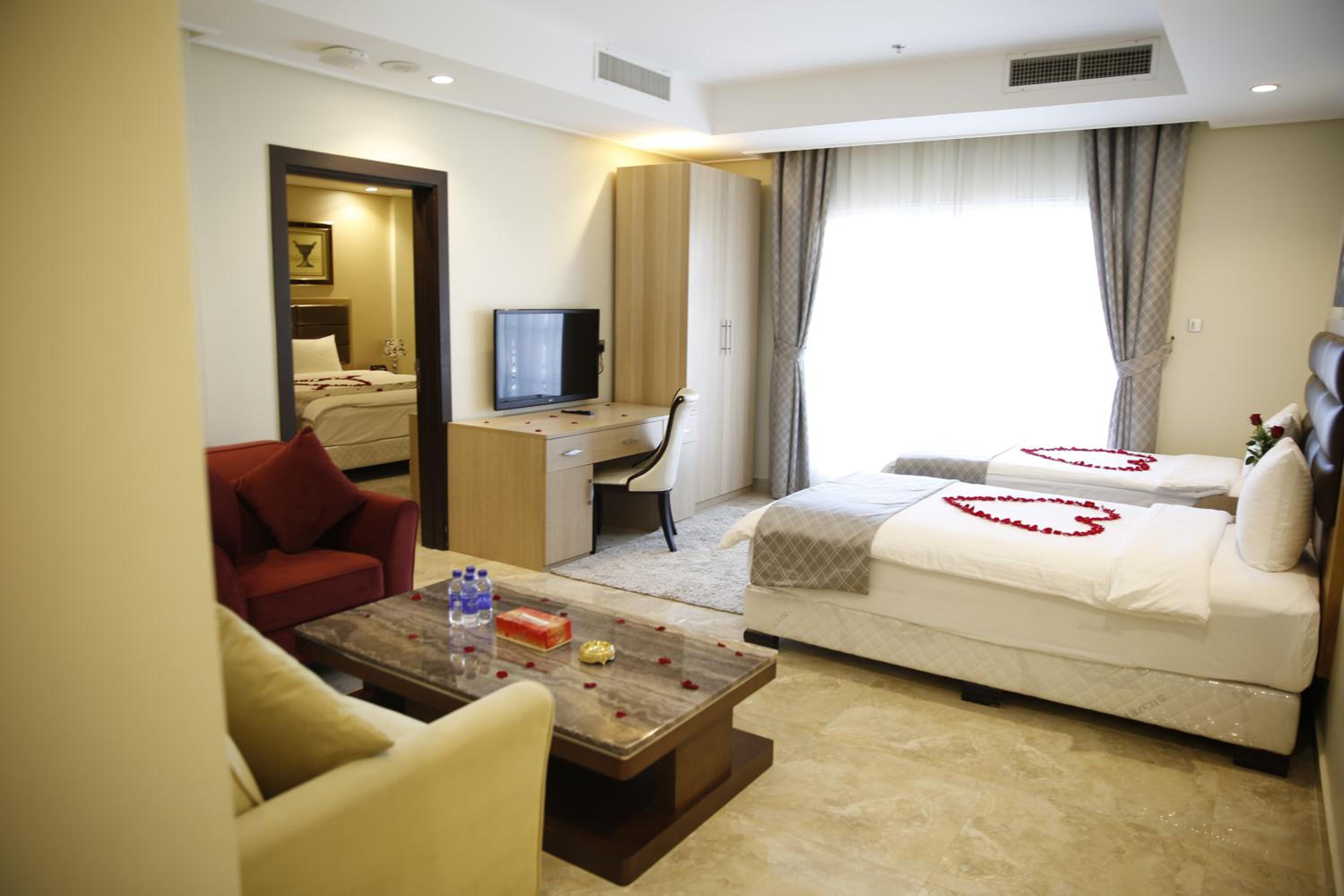 Adams Hotel 18/50