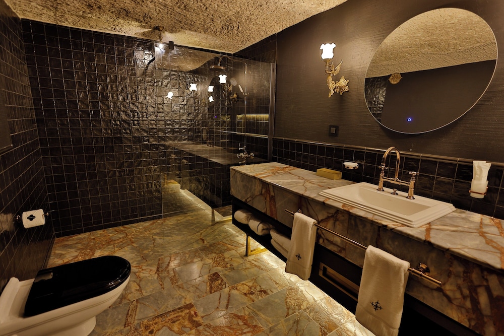 PRESIDENTIAL, SUITE