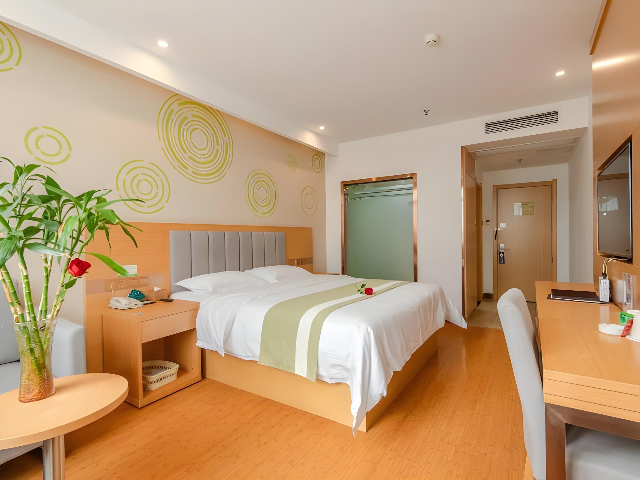 SUPERIOR, QUEEN BED