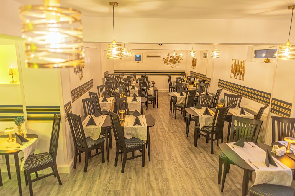 Hotel Marea Neagra 51/70