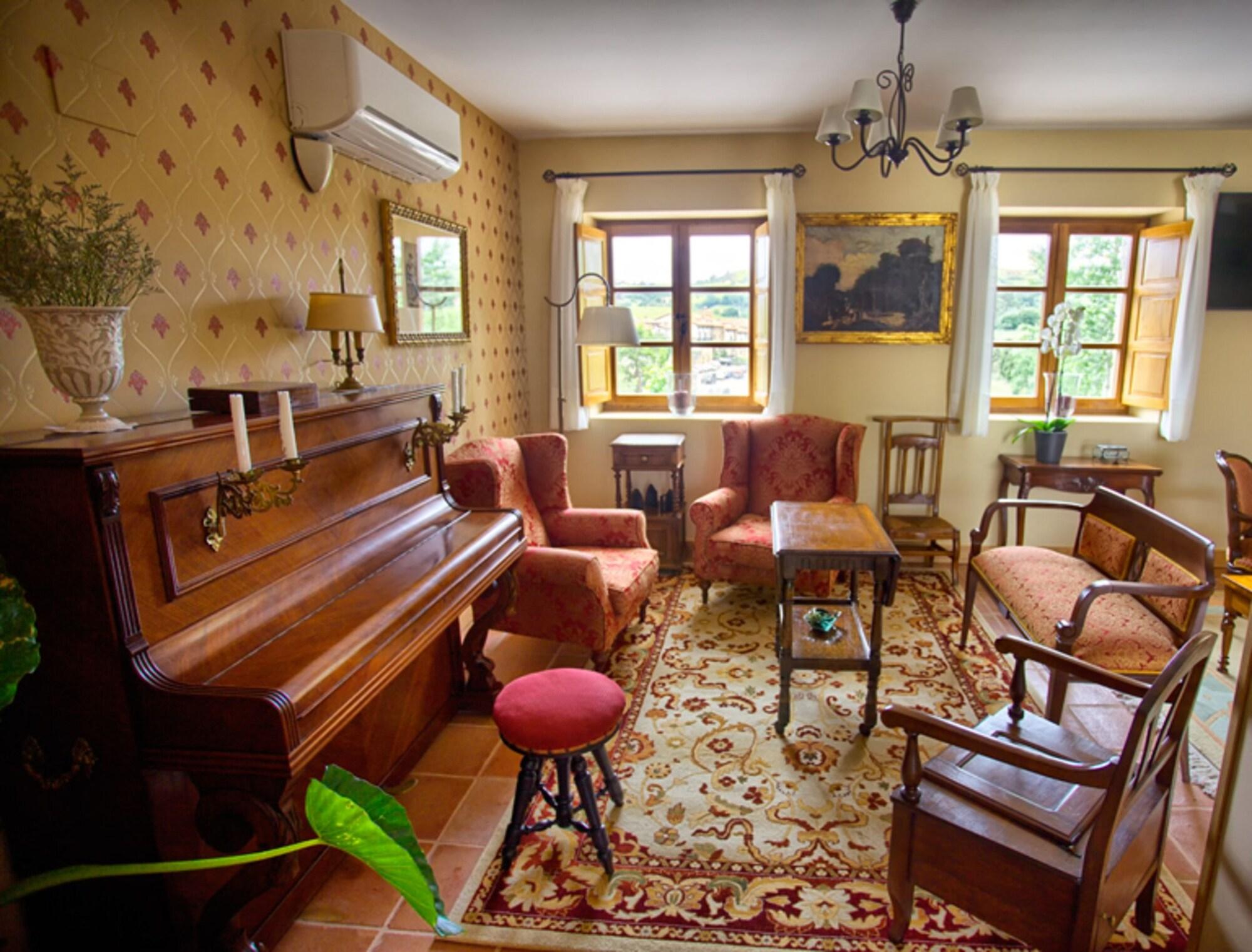 Hotel Colonial de Santillana 40/58