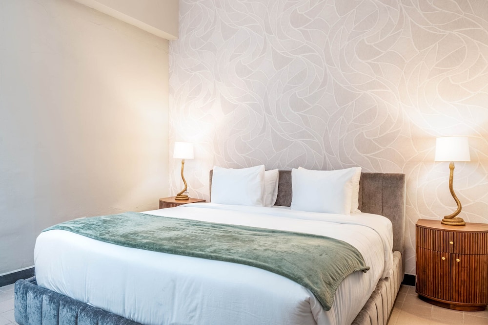 The Oliver Hotel 24/50