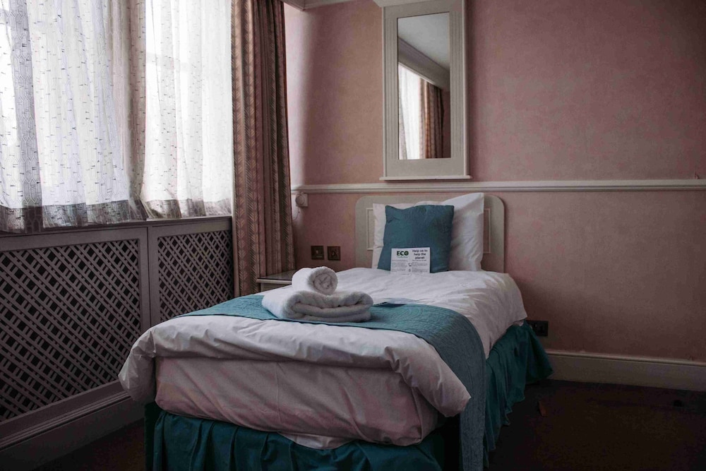 St Margarets Hotel 37/68