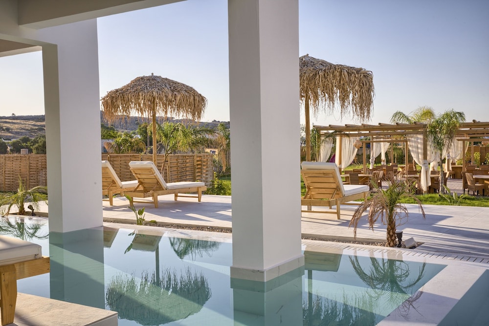 Alia Luxury Suites and Spa 143/169
