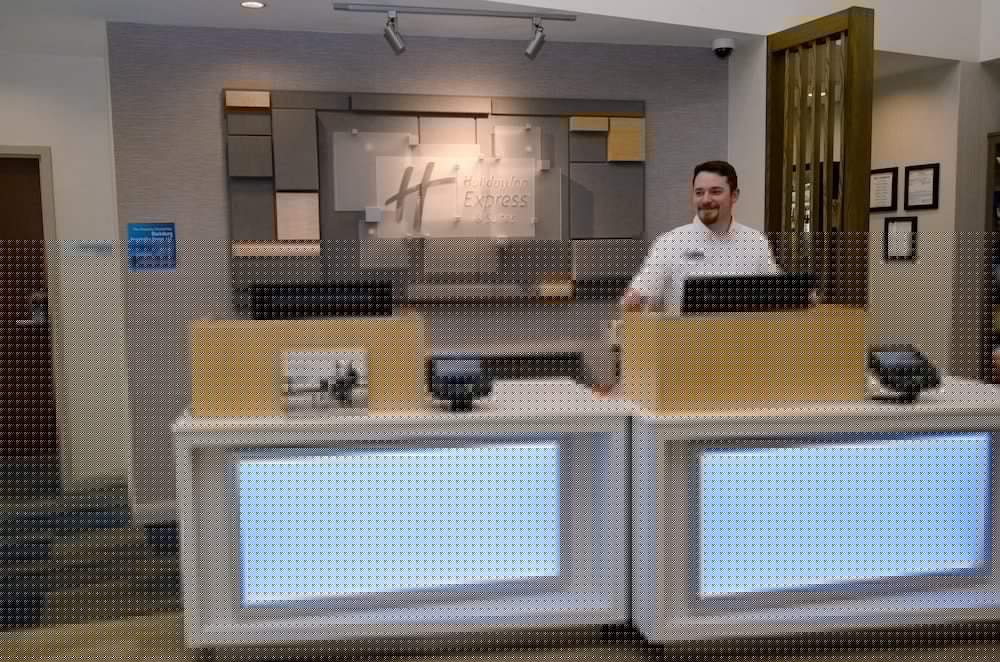 Holiday Inn Express Suites Blackburg University Area 9/74
