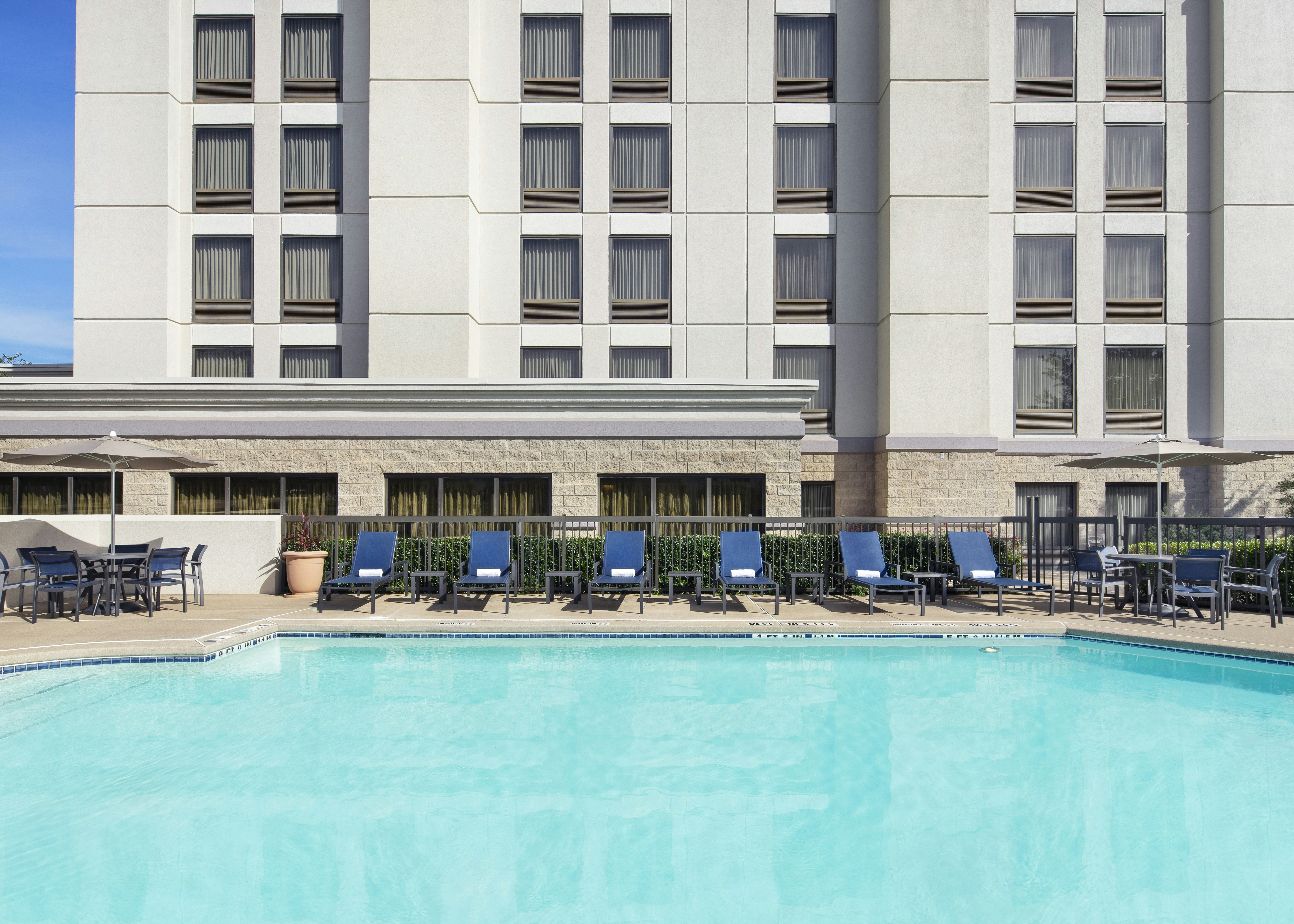 Hampton Inn Dallas-Irving-Las Colinas 11/48