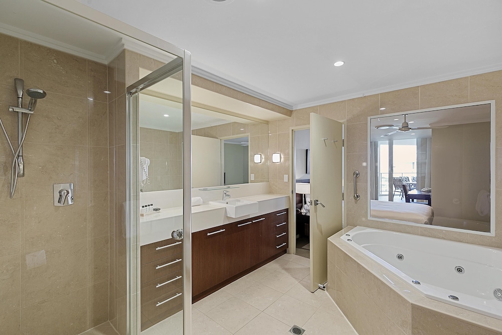 بنتهاوس بسرير كينج وسرير كوين وسريرين منفصلين بـ3 غرف نوم، Oaks Hervey Bay Resort and Spa 8/9