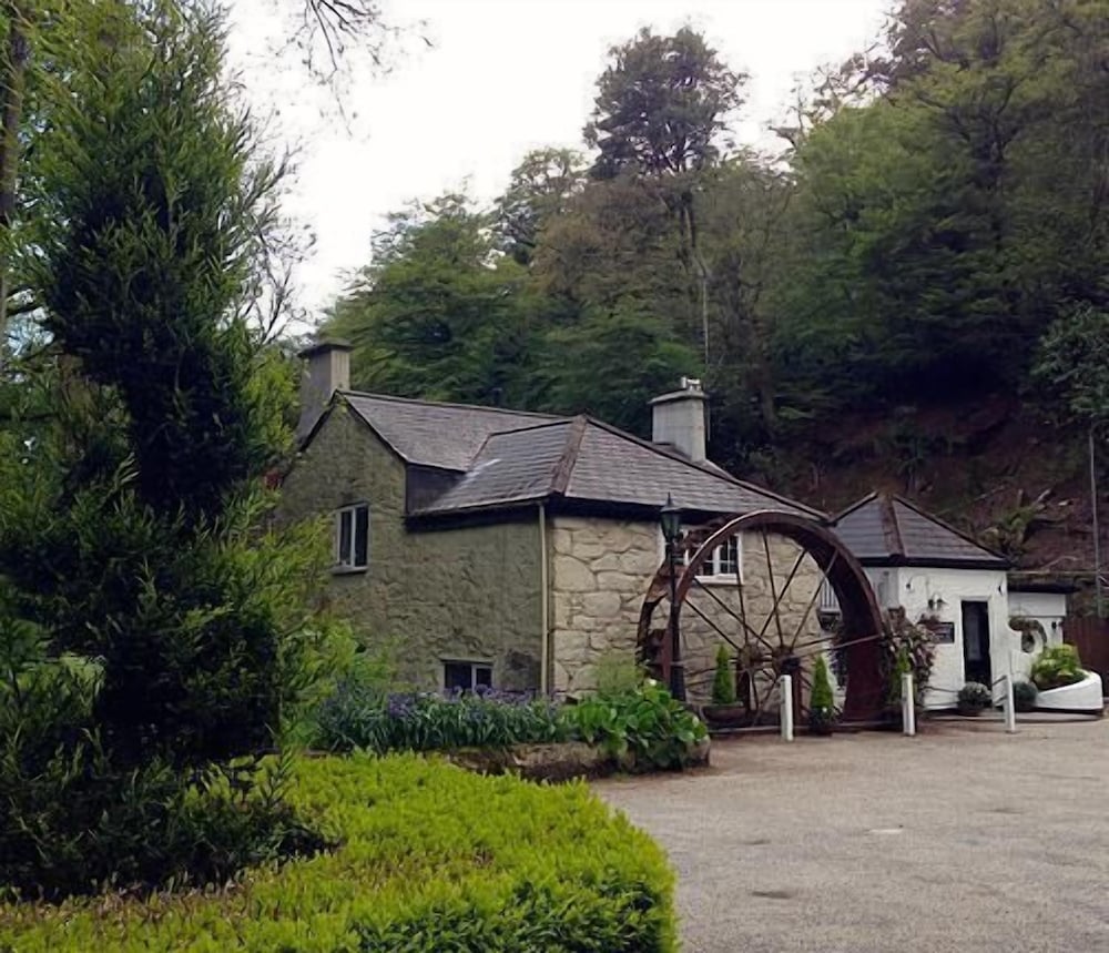 The Waterwheel Inn 1/50