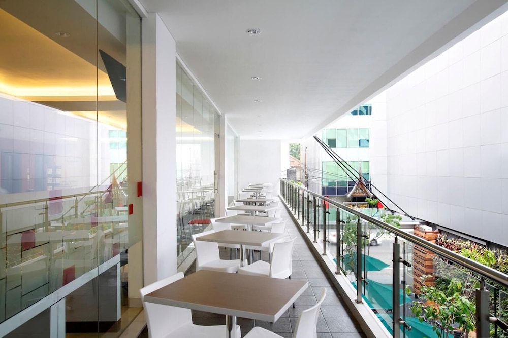 Amaris La Codefin Kemang 56/57