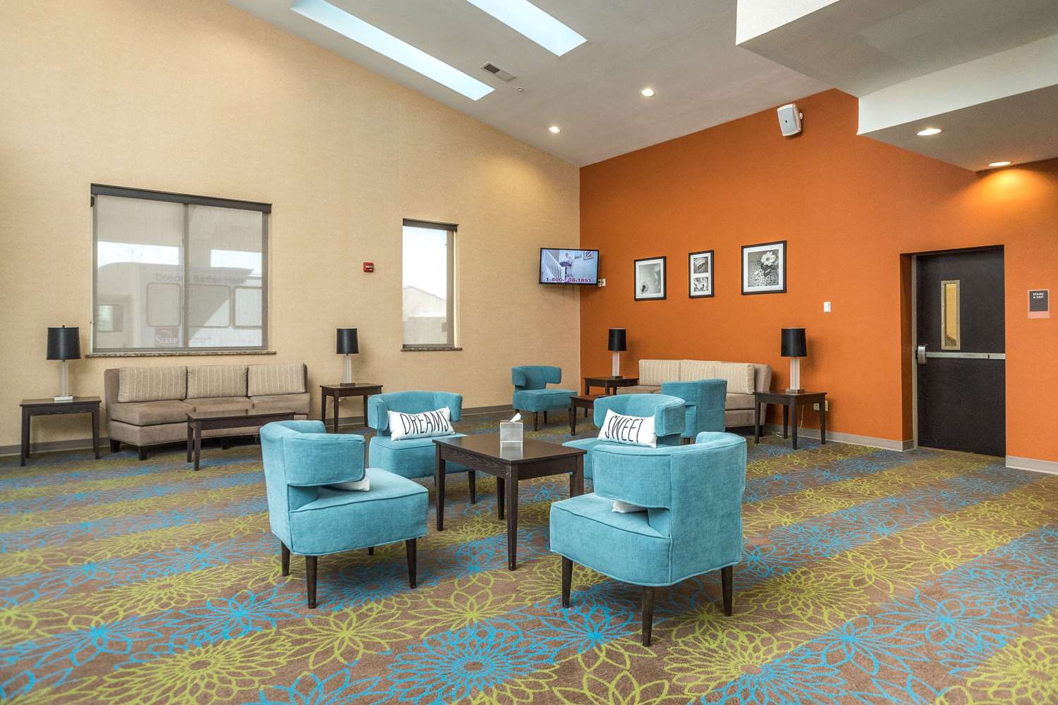 Sleep Inn & Suites And Conference Center Downtown 24/40